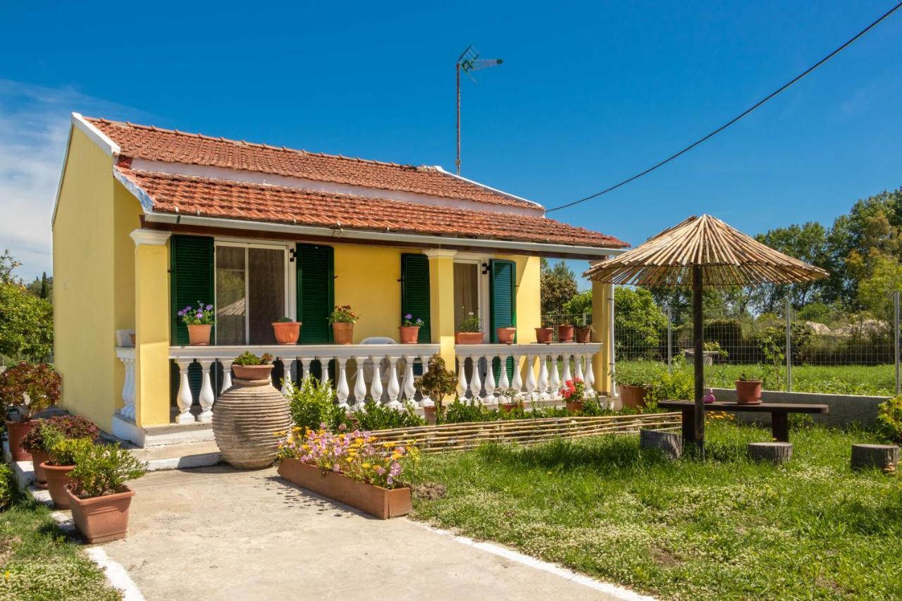 Teta'S Holiday Home Melíkia Exteriér fotografie