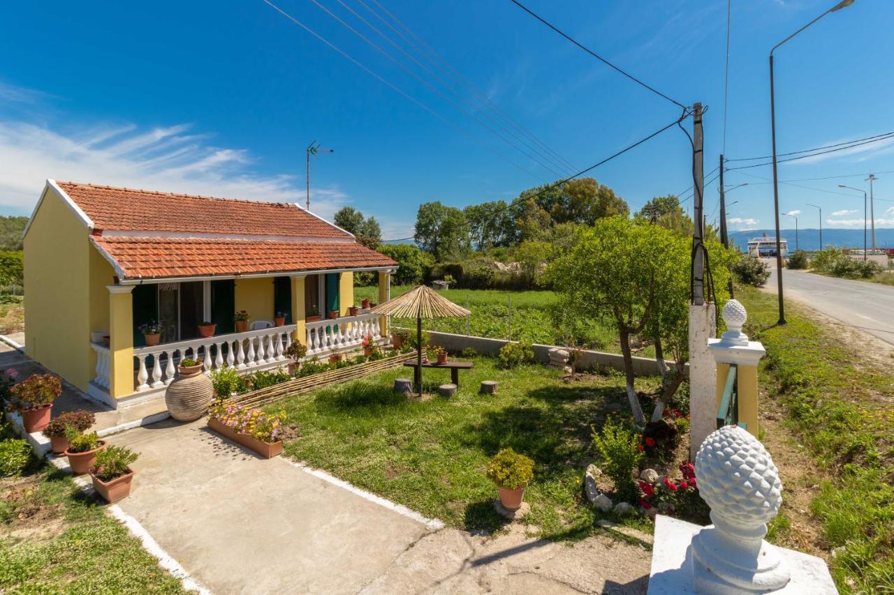 Teta'S Holiday Home Melíkia Exteriér fotografie